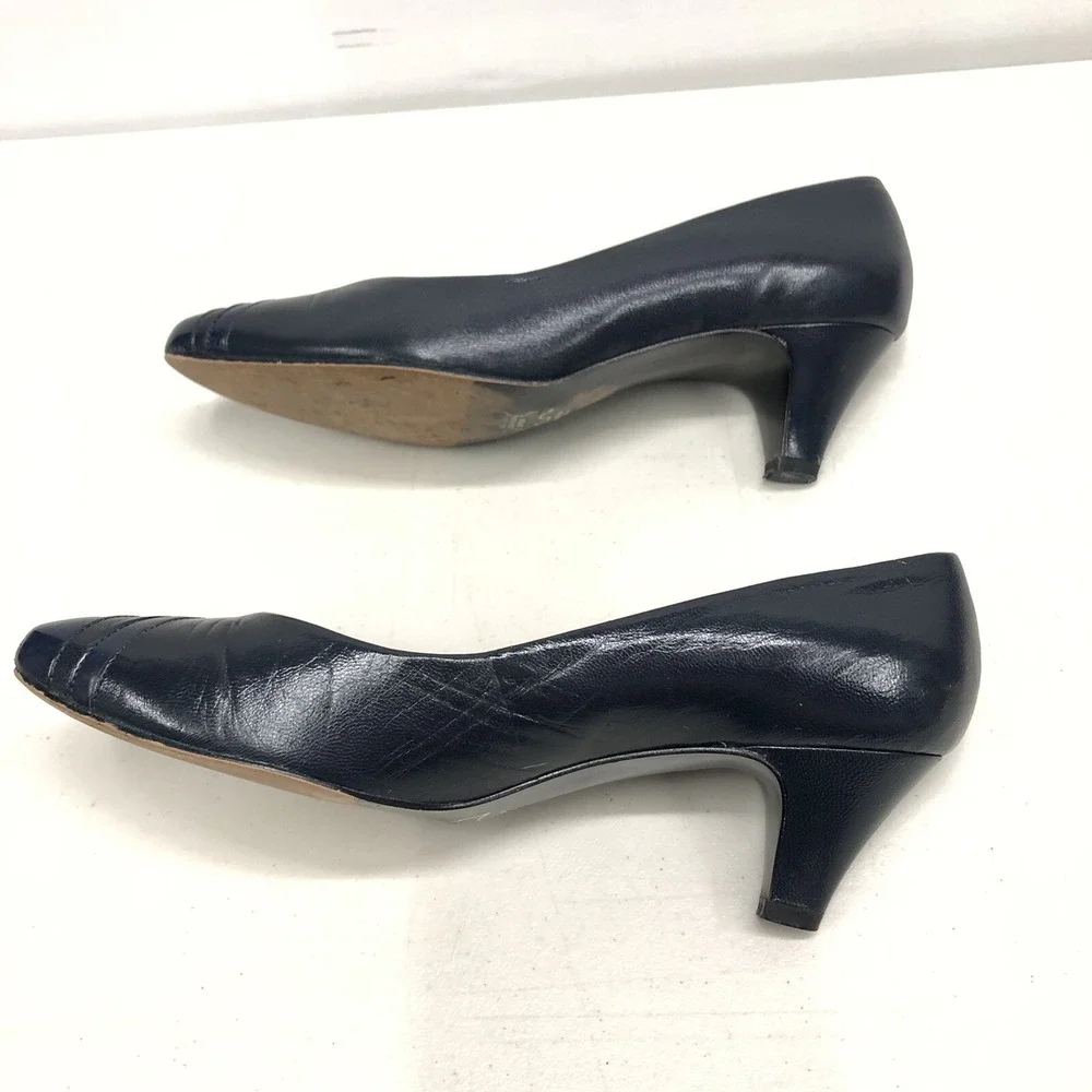 Selby Vintage Women's 7 B‎ Glen Navy Blue Multi Textured Tip Point Toe Heel Shoe